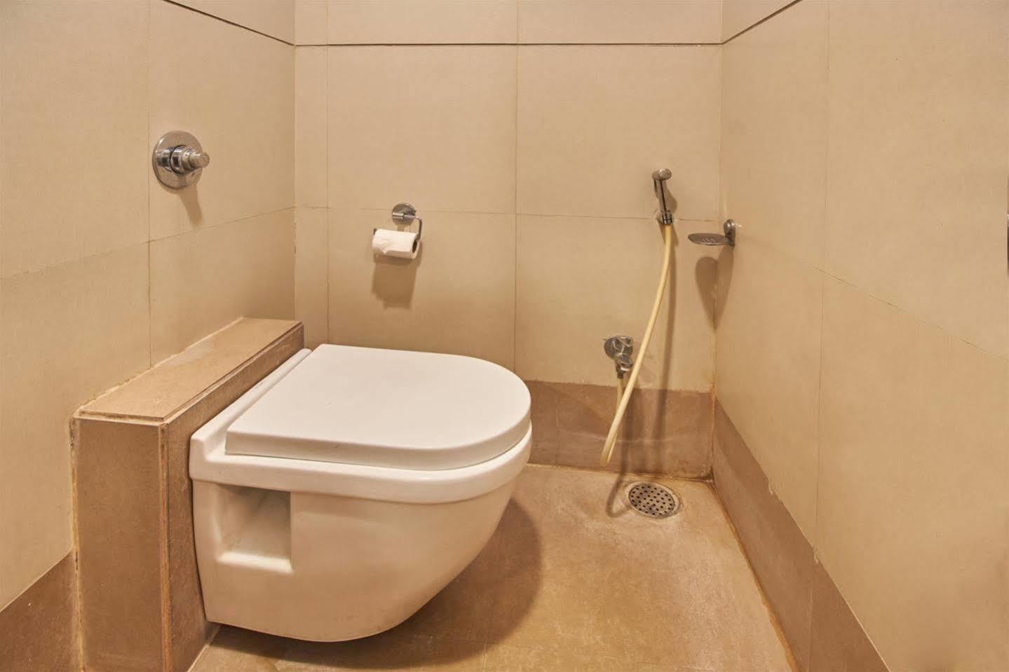 Hotel Adi Нагпур Экстерьер фото